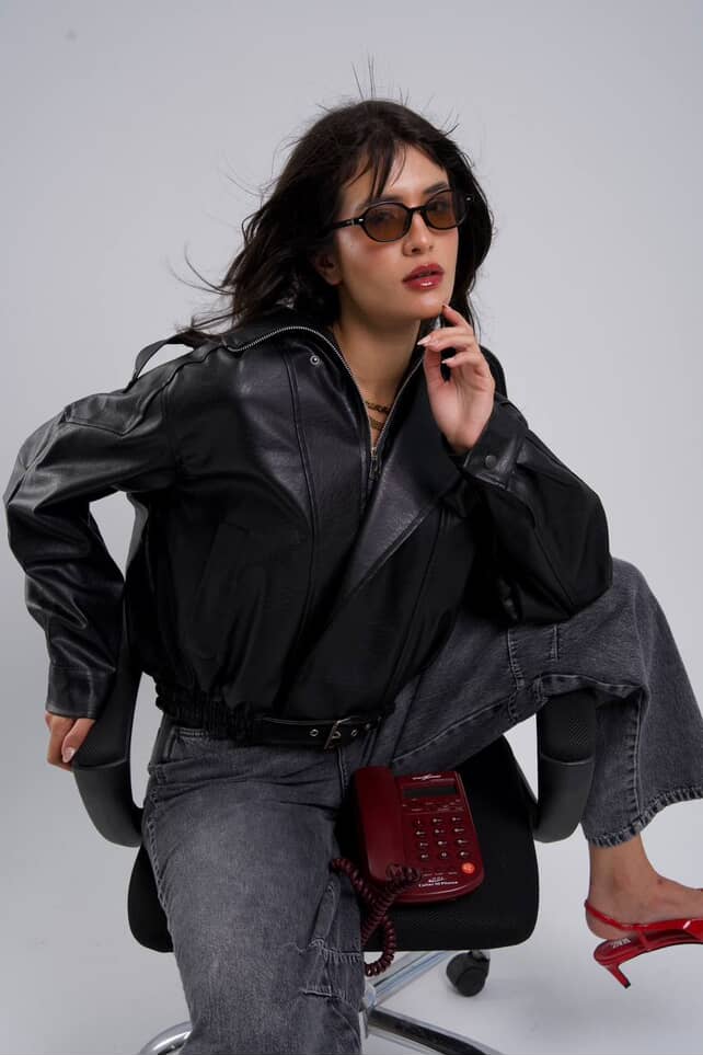 BLACK LEATHER JACKET